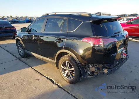 2018 Toyota Rav4 Xle z USA, uszkodzony, nr VIN 2T3WFREV2JW503575